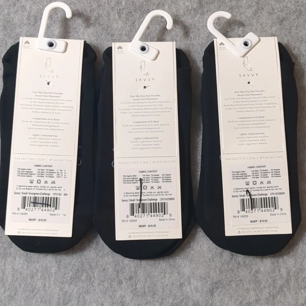 Tavi club pilates grip savvy Lot Of  3 socks evergreen challenge W Sz Small NWT
